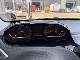 Peugeot 2008 1.2 PureTech GT-Line picture 25