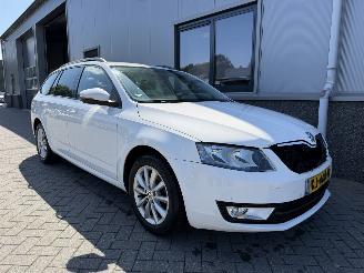 Schadeauto Skoda Octavia 1.0 TSI Greentech Ambition Business 2016/10