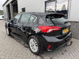 Ford Focus 1.0 EcoBoost Titanium Business picture 17