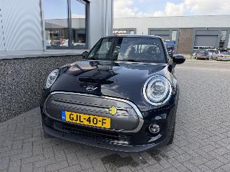 Mini Electric MINI Yours 33 kWh picture 15
