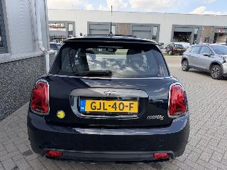 Mini Electric MINI Yours 33 kWh picture 8