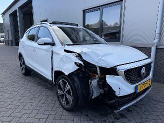 Schadeauto MG ZS EV Luxury 45 kWh 2020/8