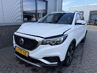 MG ZS EV Luxury 45 kWh picture 28