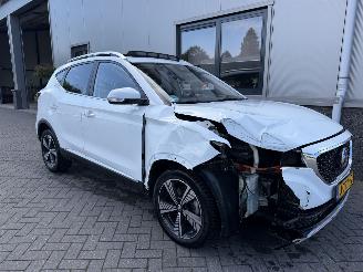MG ZS EV Luxury 45 kWh picture 2