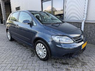 Schadeauto Volkswagen Golf plus 1.6 FSI Optive 3 2007/5