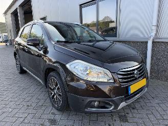 skadebil auto Suzuki SX4 S-Cross 1.6 Exclusive Automaat J-470-HX. 2014/9