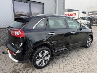 Kia Niro 1.6 GDi Hybrid DynamicLine RG-495-G picture 4