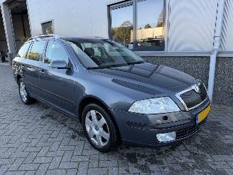 Schadeauto Skoda Octavia 2.0 FSI Elegance Attractive Business Automaat 20-GXL-5 2008/9