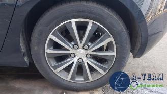 Peugeot 308 308 (L3/L8/LB/LH/LP), Hatchback 5-drs, 2013 / 2021 1.6 BlueHDi 120 picture 15