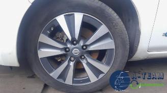 Nissan Leaf Leaf (ZE0), Hatchback, 2010 / 2017 Leaf picture 27