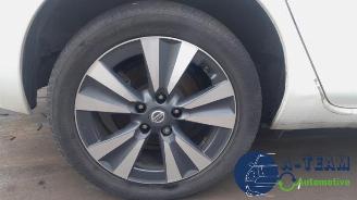 Nissan Leaf Leaf (ZE0), Hatchback, 2010 / 2017 Leaf picture 25