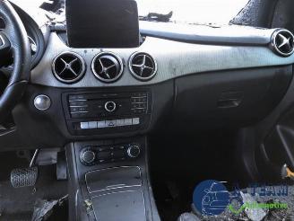 Mercedes B-klasse B (W246), Hatchback, 2011 / 2018 1.6 B-180 BlueEFFICIENCY Turbo 16V picture 15