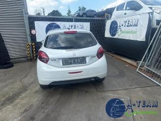 demontáž osobní automobily Peugeot 208 208 I (CA/CC/CK/CL), Hatchback, 2012 / 2019 1.2 12V e-THP PureTech 110 2017/3