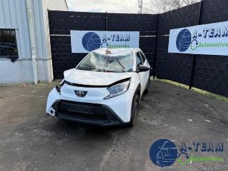 Salvage car Toyota Aygo Aygo X, Hatchback, 2022 1.0 12V VVT-i 2023/6