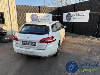 Uttjänta bilar auto Peugeot 308 308 SW (L4/L9/LC/LJ/LR), Combi 5-drs, 2014 / 2021 1.2 12V e-THP PureTech 130 2017/11