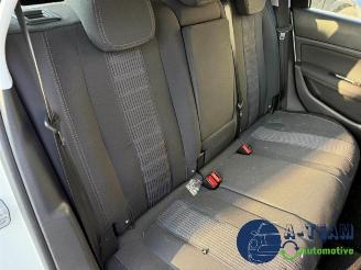 Peugeot 308 308 SW (L4/L9/LC/LJ/LR), Combi 5-drs, 2014 / 2021 1.2 12V e-THP PureTech 130 picture 18