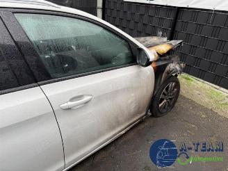 Peugeot 308 308 SW (L4/L9/LC/LJ/LR), Combi 5-drs, 2014 / 2021 1.2 12V e-THP PureTech 110 picture 18