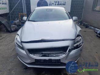 Volvo V-40 V40 (MV), Hatchback 5-drs, 2012 / 2019 2.0 D3 16V picture 2