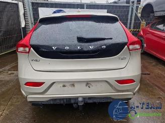 Volvo V-40 V40 (MV), Hatchback 5-drs, 2012 / 2019 1.5 T2 16V Geartronic picture 2