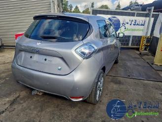Vrakbiler auto Renault Zoé Zoe (AG), Hatchback 5-drs, 2012 46kW 2013/11