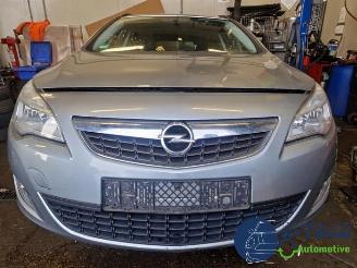 Opel Astra Astra J Sports Tourer (PD8/PE8/PF8), Combi, 2010 / 2015 1.4 16V ecoFLEX picture 32