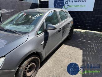 Opel Astra Astra J (PC6/PD6/PE6/PF6), Hatchback 5-drs, 2009 / 2015 1.7 CDTi 16V 110 picture 4