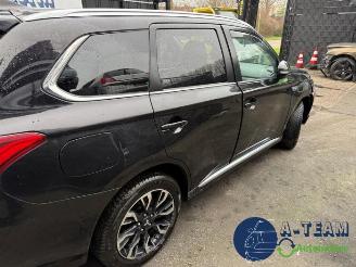 Mitsubishi Outlander Outlander (GF/GG), SUV, 2012 / 2022 2.0 16V PHEV 4x4 picture 9