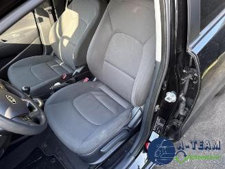 Kia Rio Rio III (UB), Hatchback, 2011 / 2017 1.2 CVVT 16V picture 12