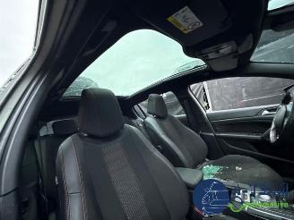 Peugeot 308 308 (L3/L8/LB/LH/LP), Hatchback 5-drs, 2013 / 2021 1.2 12V e-THP PureTech 130 picture 23