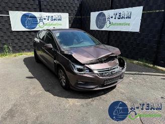 Coche siniestrado Opel Astra Astra K, Hatchback 5-drs, 2015 / 2022 1.4 Turbo 16V 2018/11