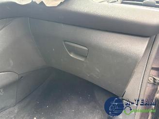 Peugeot 208 208 I (CA/CC/CK/CL), Hatchback, 2012 / 2019 1.2 Vti 12V PureTech 82 picture 32