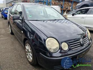 Coche siniestrado Volkswagen Polo Polo IV (9N1/2/3), Hatchback, 2001 / 2012 1.4 16V 2003/7