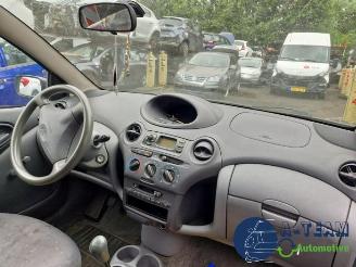 Toyota Yaris Yaris (P1), Hatchback, 1999 / 2005 1.0 16V VVT-i picture 4