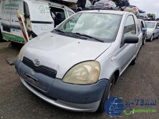 Vrakbiler auto Toyota Yaris Yaris (P1), Hatchback, 1999 / 2005 1.0 16V VVT-i 2000/11