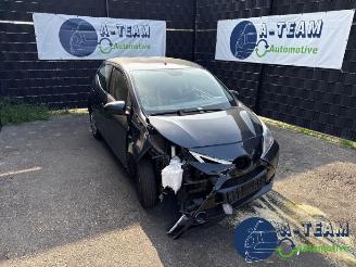 Vrakbiler auto Toyota Aygo Aygo (B40), Hatchback, 2014 1.0 12V VVT-i 2015/12