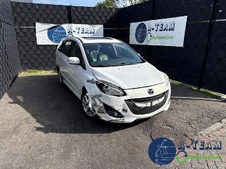 Coche siniestrado Mazda 5  2013/7