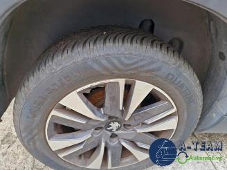 Peugeot 2008 2008 (CU), MPV, 2013 / 2019 1.2 12V e-THP PureTech 110 picture 19