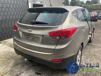 Hyundai Ix35 iX35 (LM), SUV, 2009 / 2015 2.0 16V picture 12