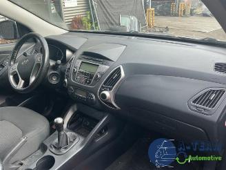 Hyundai Ix35 iX35 (LM), SUV, 2009 / 2015 2.0 16V picture 13