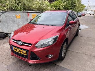 skadebil auto Ford Focus 1.0 ecoboost 2013/4