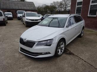demontáž osobní automobily Skoda Superb Superb Combi (3V5), Combi, 2015 1.6 TDI 2017/11