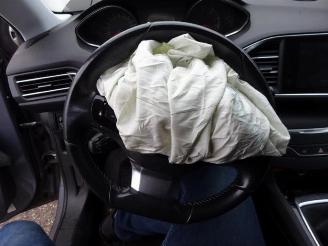 Peugeot 308 308 SW (L4/L9/LC/LJ/LR), Combi 5-drs, 2014 / 2021 1.6 BlueHDi 120 picture 13