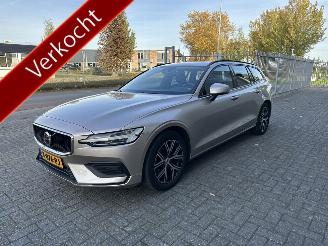 Auto incidentate Volvo V-60 2.0 B3 Essential Edition 2024/1