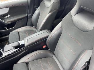 Mercedes Cla-klasse met weinig km. 200 Business Solution AMG picture 20