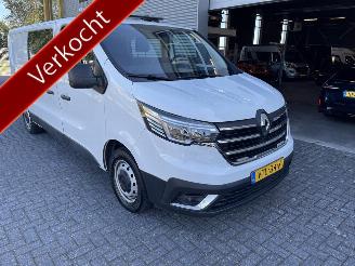 skadebil bedrijf Renault Trafic 2.0 dCi 130 T29 L2H1 DC Comfort 2023/3