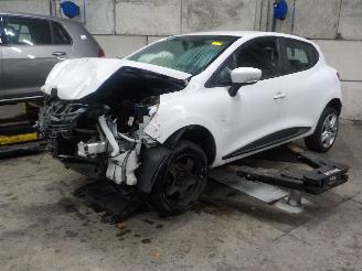 demontáž osobní automobily Renault Clio Clio IV (5R) Hatchback 5-drs 1.5 Energy dCi 90 FAP (K9K-628(K9K-E6)) [=
66kW]  (11-2012/08-2021) 2018