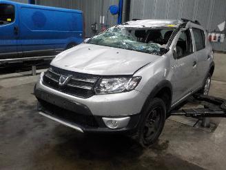 demontáž osobní automobily Dacia Sandero Sandero II Hatchback 0.9 TCE 12V (H4B-400(H4B-A4)) [66kW]  (10-2012/..=
=2E) 2013/6