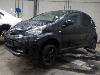 demontáž osobní automobily Toyota Aygo Aygo (B10) Hatchback 1.0 12V VVT-i (1KR-FE) [50kW]  (07-2005/05-2014) 2013