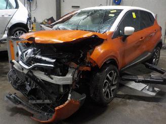 demontáž osobní automobily Renault Captur Captur (2R) SUV 1.2 TCE 16V EDC (H5F-403(H5F-D4)) [88kW]  (06-2013/...=
) 2014