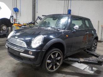 Auto da rottamare Mini Mini Mini One/Cooper (R50) Hatchback 1.6 16V One (W10-B16A) [66kW]  (06-200=
1/09-2006) 2004